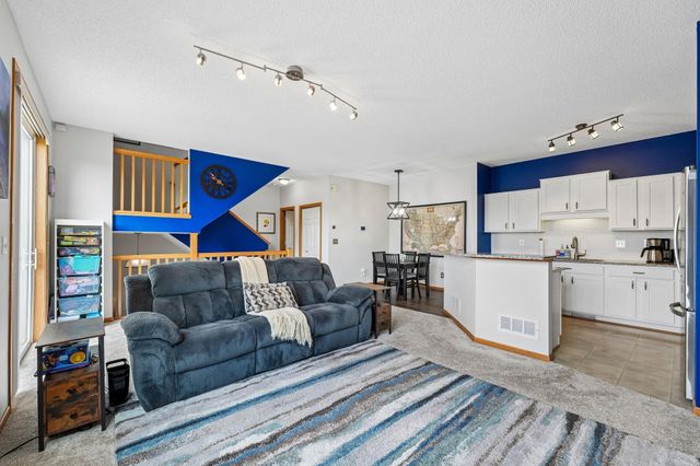 20651 Hampshire Way, Lakeville, MN 55044