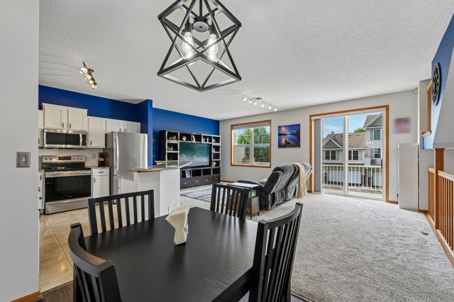 20651 Hampshire Way, Lakeville, MN 55044