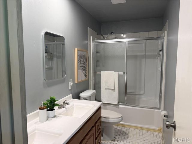 12455 Rocket Drive, Florissant, MO 63033