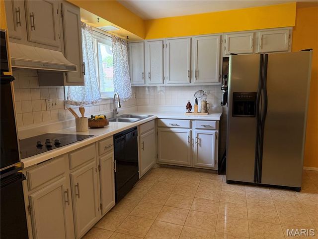 12455 Rocket Drive, Florissant, MO 63033