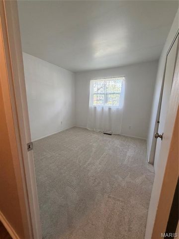12455 Rocket Drive, Florissant, MO 63033