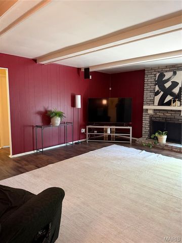 12455 Rocket Drive, Florissant, MO 63033