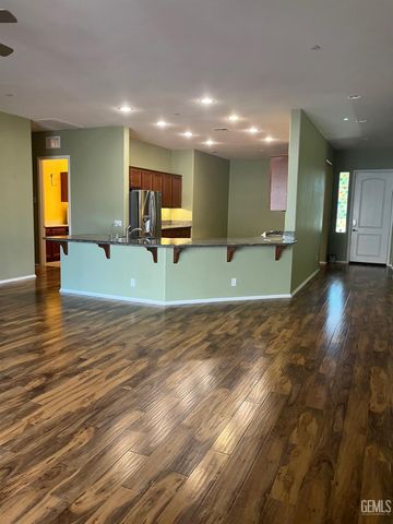 9910 Copenhagen Place, Bakersfield, CA 93306