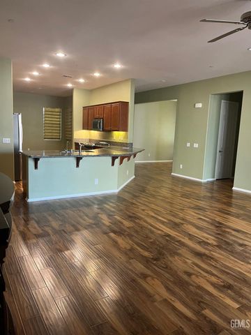 9910 Copenhagen Place, Bakersfield, CA 93306