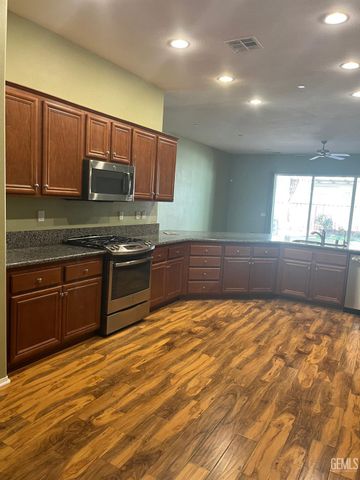 9910 Copenhagen Place, Bakersfield, CA 93306