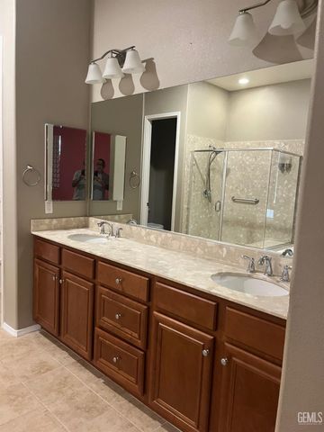 9910 Copenhagen Place, Bakersfield, CA 93306