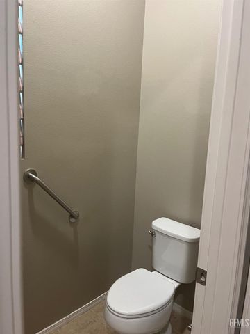 9910 Copenhagen Place, Bakersfield, CA 93306