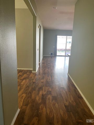 9910 Copenhagen Place, Bakersfield, CA 93306