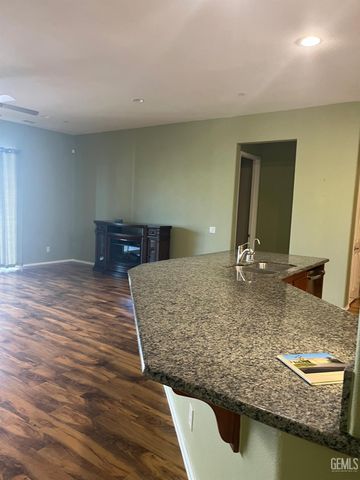 9910 Copenhagen Place, Bakersfield, CA 93306