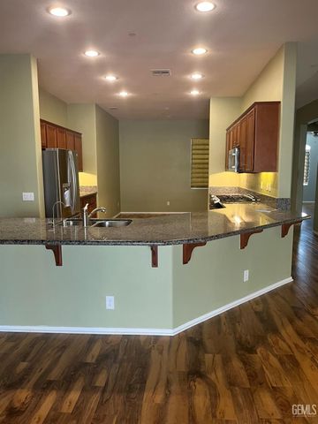 9910 Copenhagen Place, Bakersfield, CA 93306
