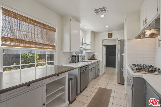 7960 Aldea Avenue, Van Nuys (los Angeles), CA 91406