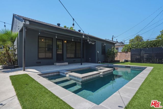 7960 Aldea Avenue, Van Nuys (los Angeles), CA 91406