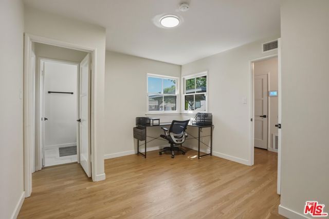 7960 Aldea Avenue, Van Nuys (los Angeles), CA 91406