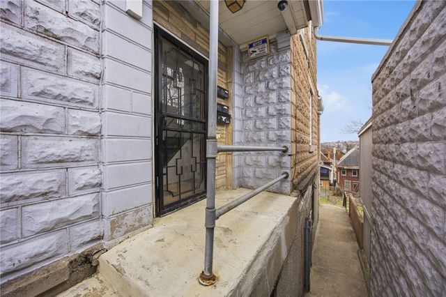 175 Saint Joseph St, Mt Oliver, PA 15210