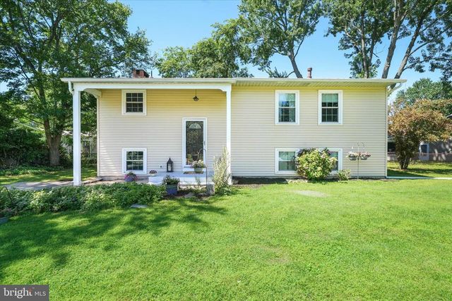 1203 PINEFIELD RD, Newark, DE 19713