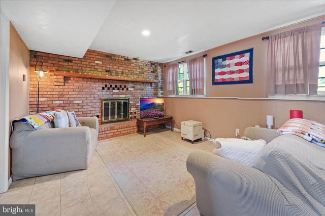 1203 PINEFIELD RD, Newark, DE 19713