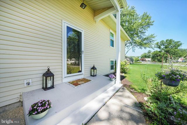 1203 PINEFIELD RD, Newark, DE 19713