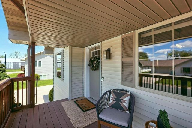 959 BERGAMONT COURT, Menasha, WI 54952