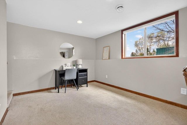 959 BERGAMONT COURT, Menasha, WI 54952