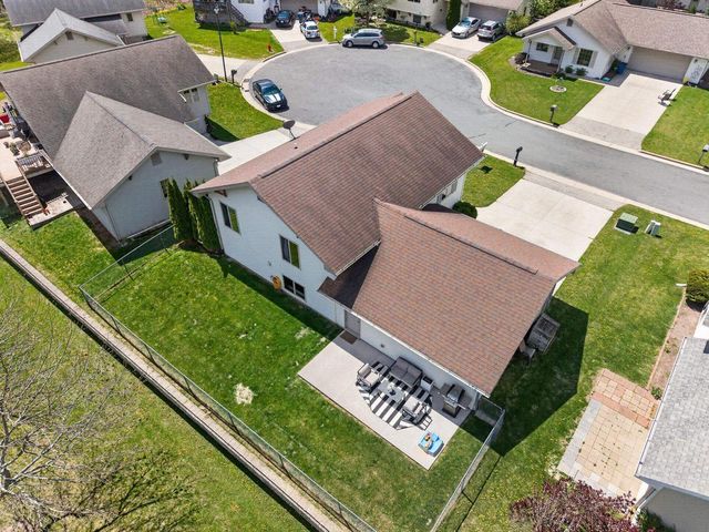 959 BERGAMONT COURT, Menasha, WI 54952