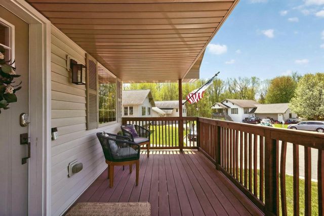 959 BERGAMONT COURT, Menasha, WI 54952