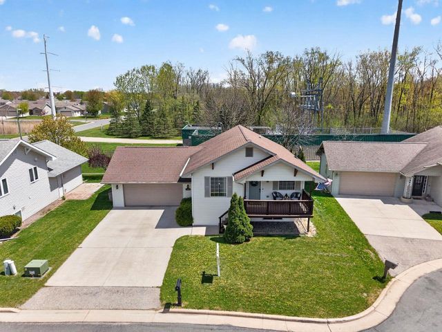 959 BERGAMONT COURT, Menasha, WI 54952