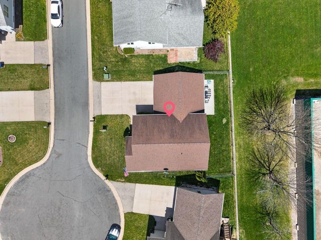 959 BERGAMONT COURT, Menasha, WI 54952