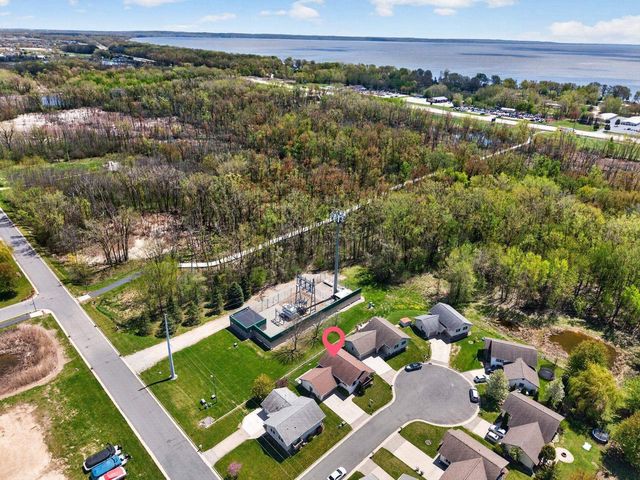 959 BERGAMONT COURT, Menasha, WI 54952
