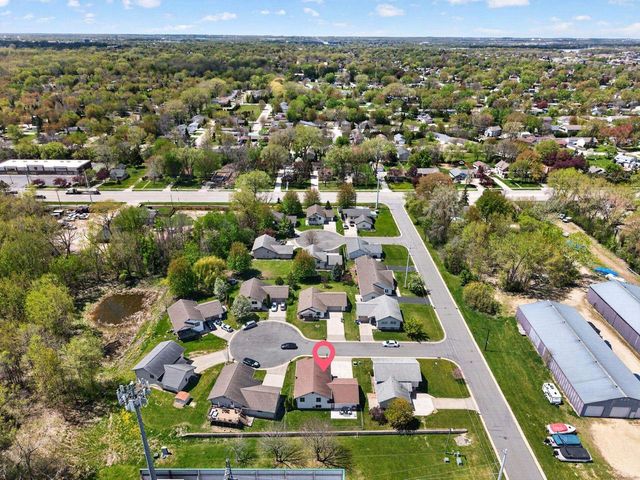 959 BERGAMONT COURT, Menasha, WI 54952