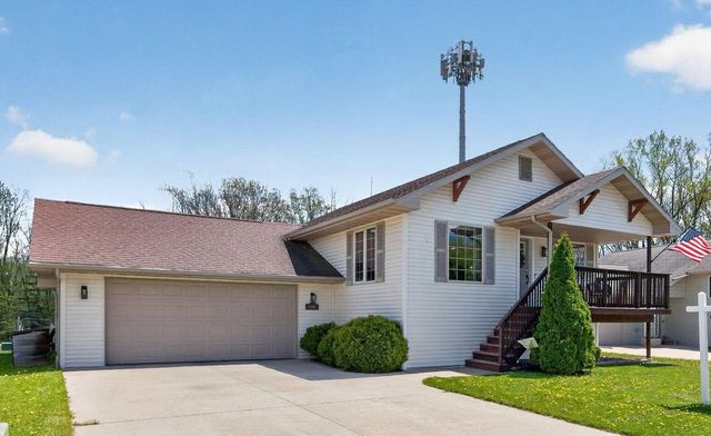 959 BERGAMONT COURT, Menasha, WI 54952
