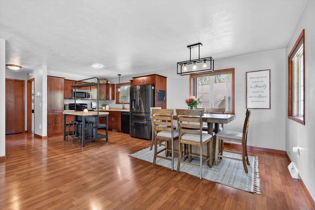 959 BERGAMONT COURT, Menasha, WI 54952