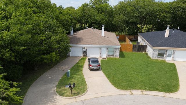 424 Casie Court, Denton, TX 76207