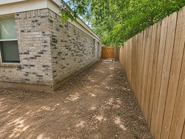 424 Casie Court, Denton, TX 76207