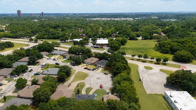 424 Casie Court, Denton, TX 76207