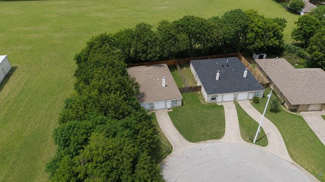 424 Casie Court, Denton, TX 76207