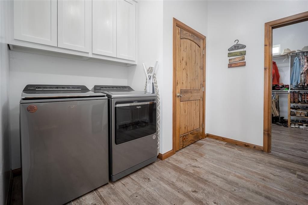Image 18 of property listing at 26975 N County Road 3170, Elmore City, OK 73433