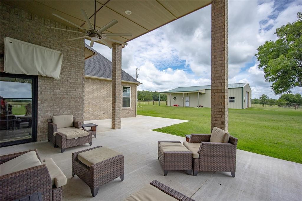 Image 23 of property listing at 26975 N County Road 3170, Elmore City, OK 73433