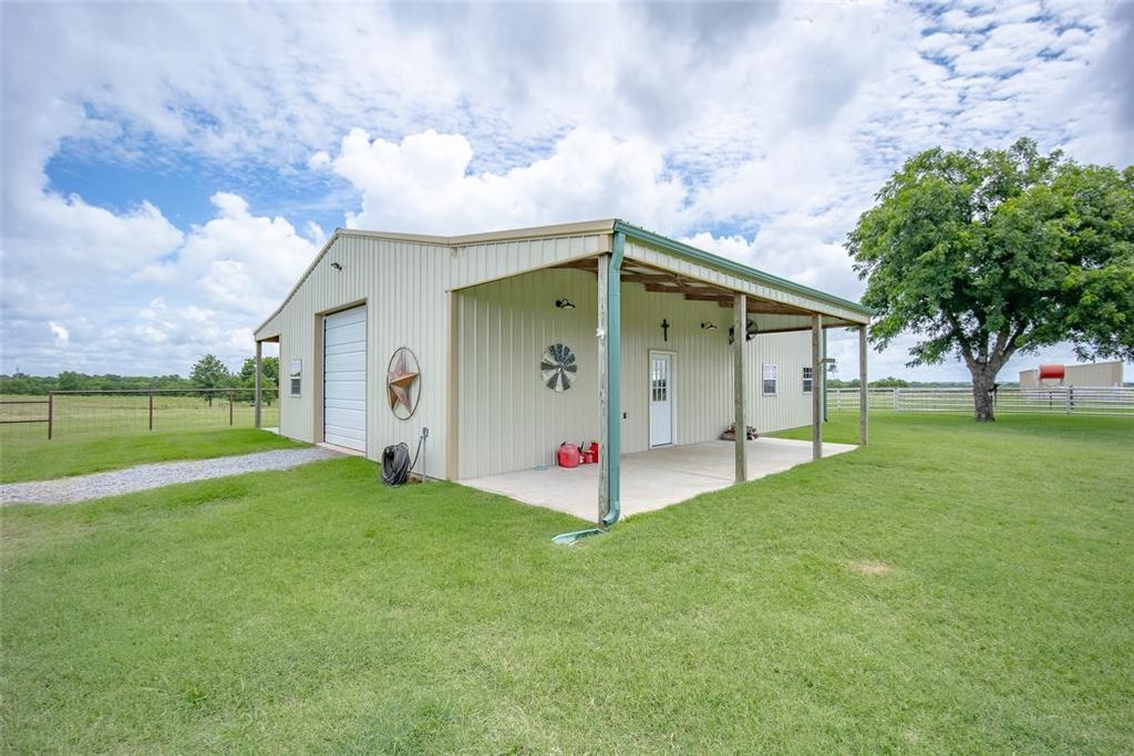 Image 29 of property listing at 26975 N County Road 3170, Elmore City, OK 73433