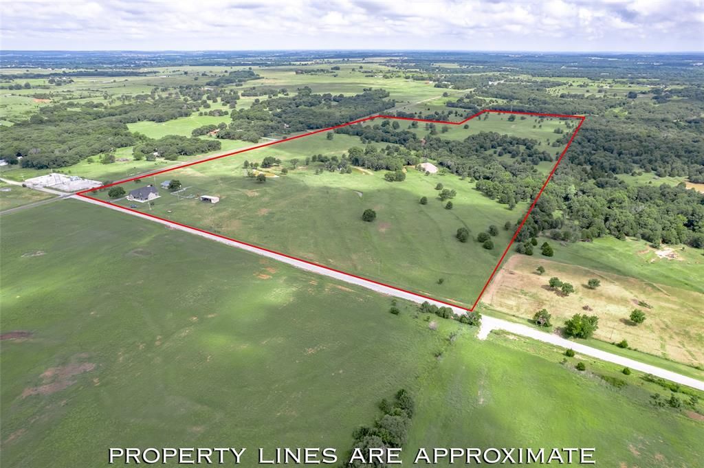 Image 40 of property listing at 26975 N County Road 3170, Elmore City, OK 73433
