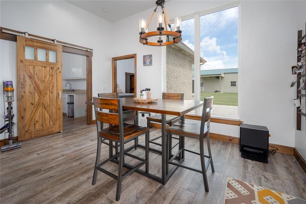Image 9 of property listing at 26975 N County Road 3170, Elmore City, OK 73433