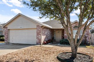 1307 Hidden Oaks Drive, Mansfield, TX 76063