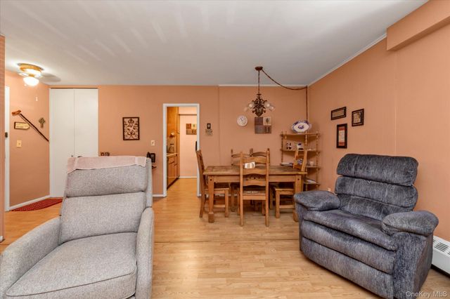 52-30 39 Drive 1G, Woodside, NY 11377