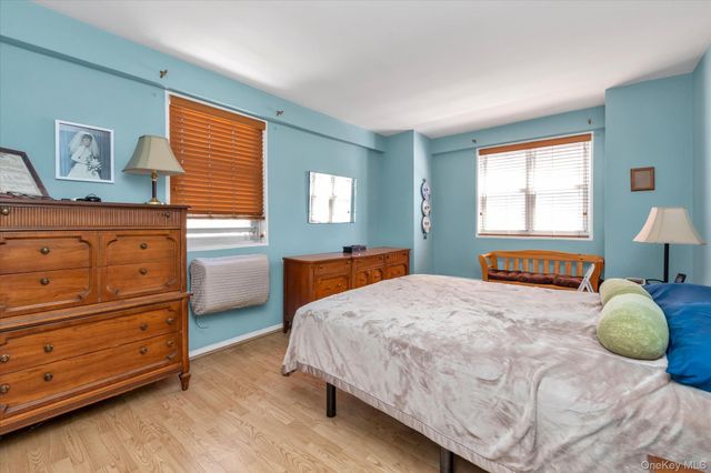 52-30 39 Drive 1G, Woodside, NY 11377