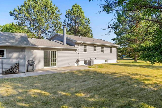 2936 47th ST SE, Minot, ND 58701