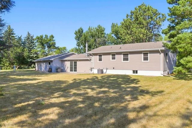 2936 47th ST SE, Minot, ND 58701