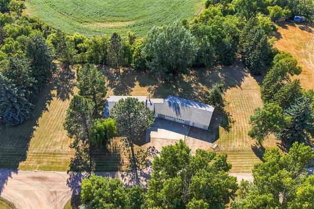 2936 47th ST SE, Minot, ND 58701