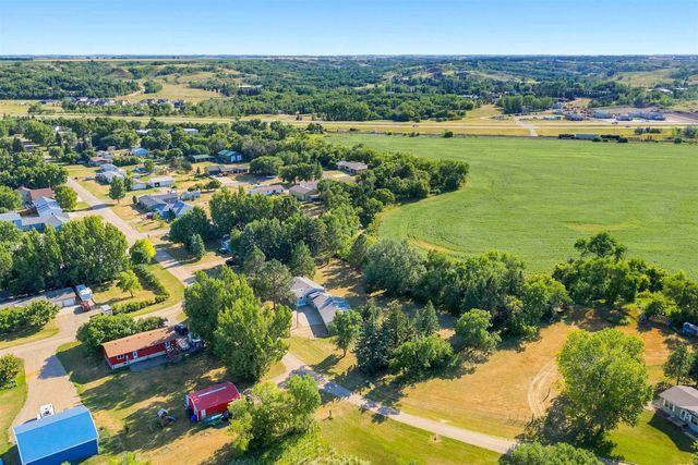2936 47th ST SE, Minot, ND 58701