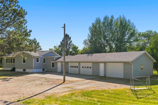 2936 47th ST SE, Minot, ND 58701