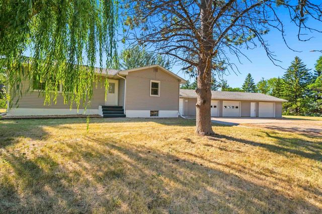 2936 47th ST SE, Minot, ND 58701