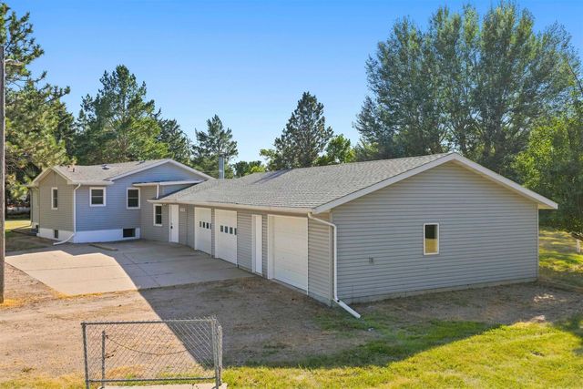 2936 47th ST SE, Minot, ND 58701